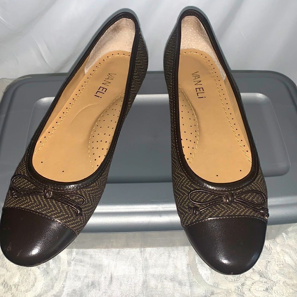 Pre owned Vaneli ballet tweed and leather trim flats size 8 N